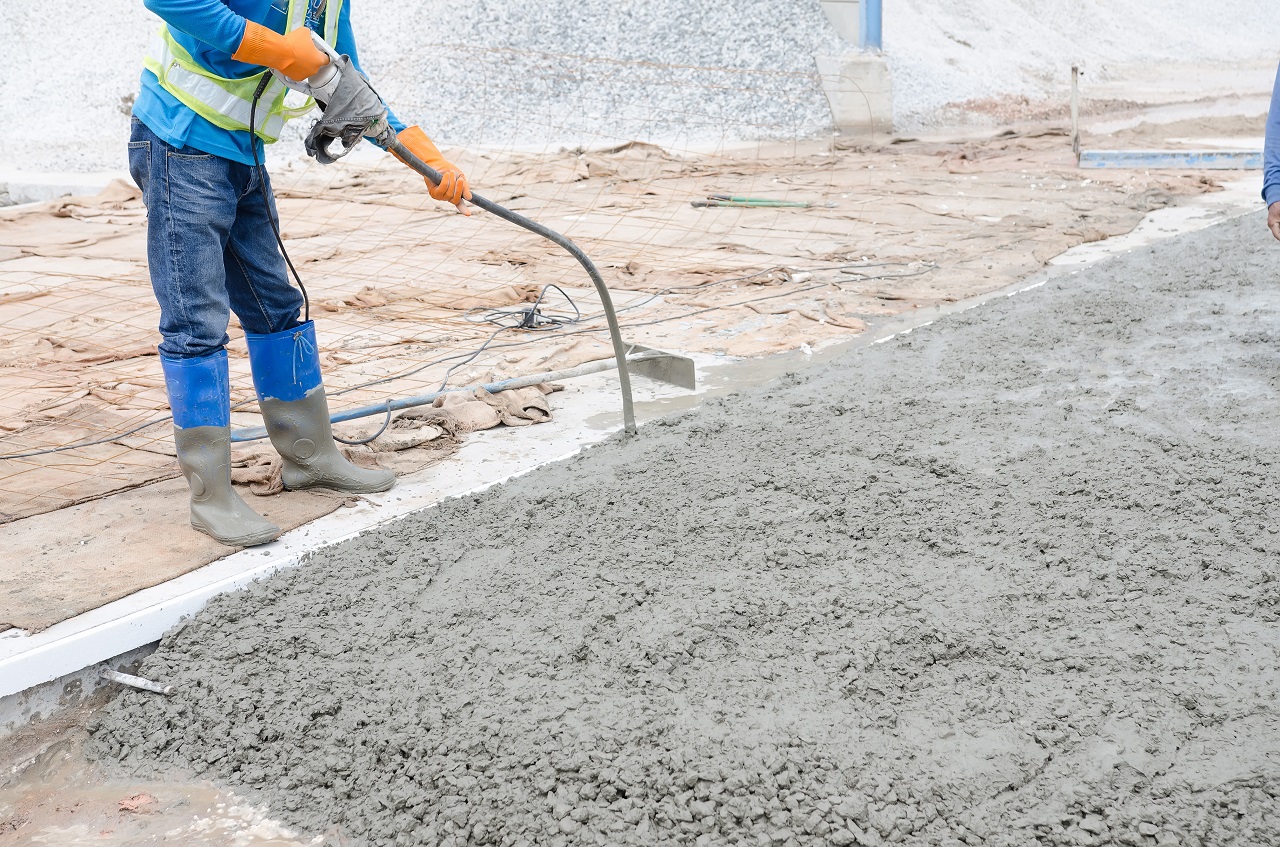 Budownictwo – czym się szlifuje oraz zaciera beton