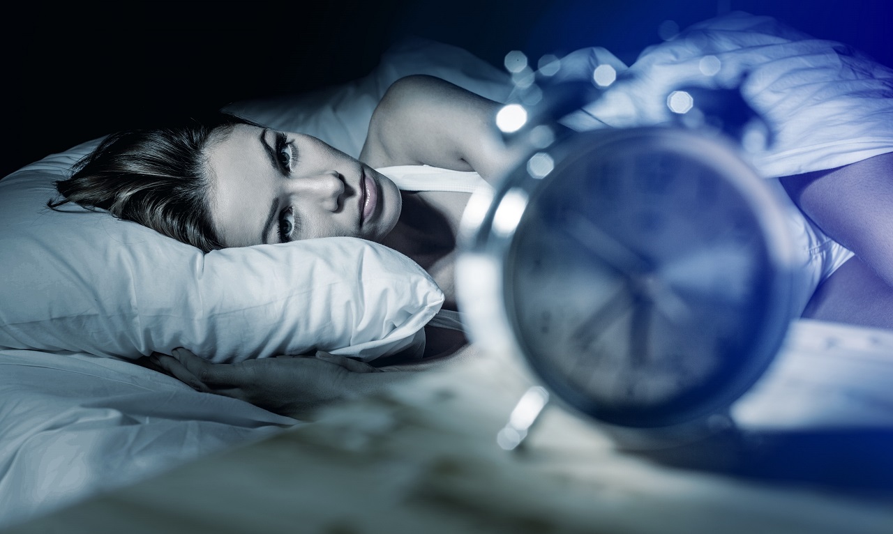 Czynniki, które mogą mieć wpływ na problemy ze spaniem – jak z nimi walczyć?