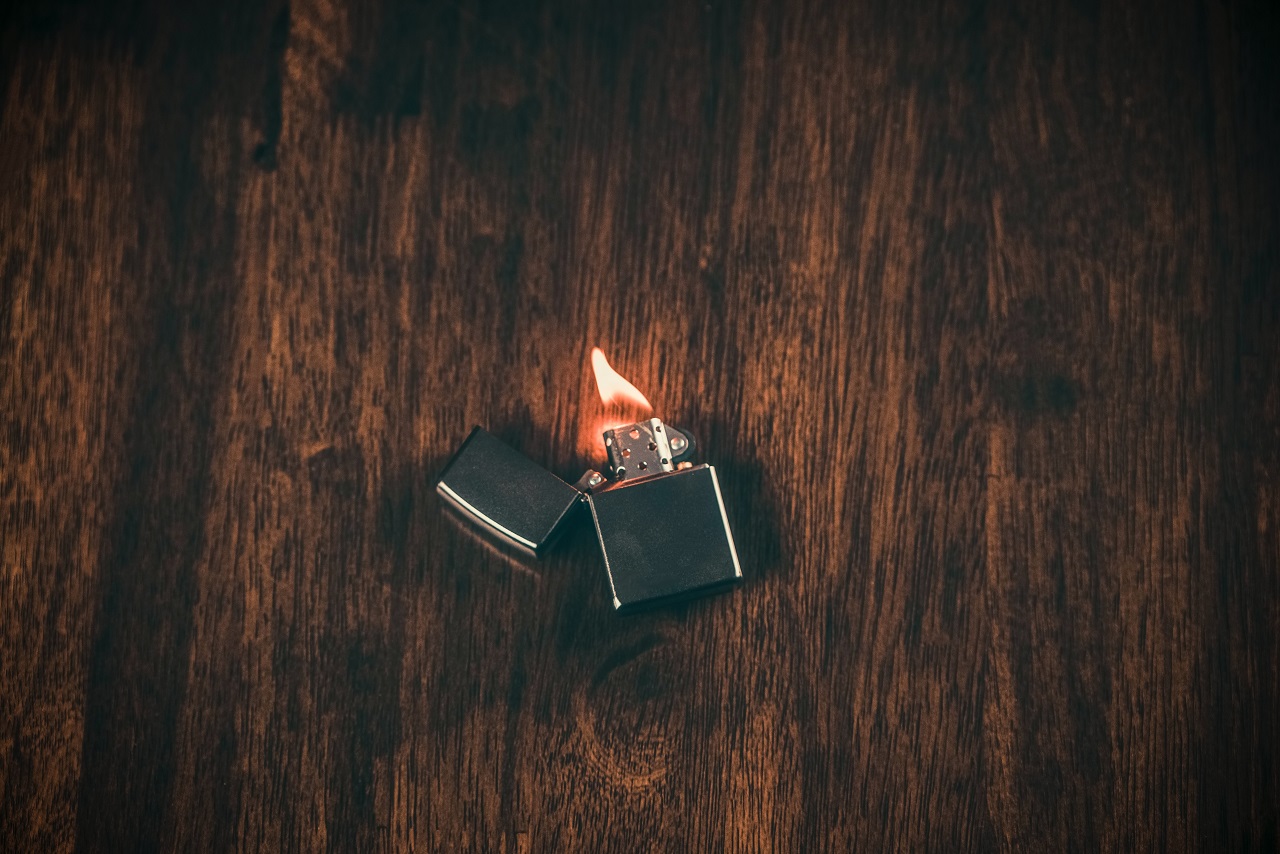 Zapalniczka z grawerem – personalizowany prezent