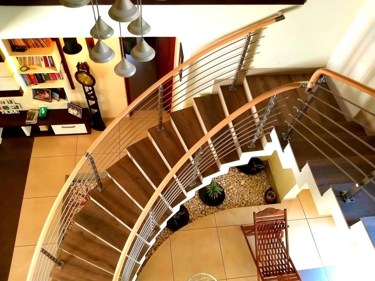 Z jakiego materiału wykonuje się balustrady schodowe?